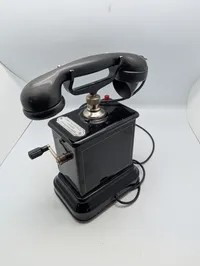 Antik Stats-Telefonen bordtelefon med håndsving og rigsvåben