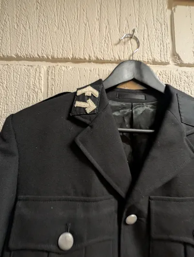 Dansk HIPPO uniform, med skjorte og bukser, efter 45