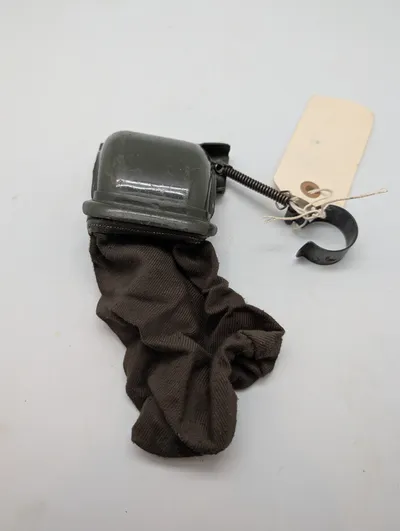 Militær Messingfanger til Maskinpistol Svensk WW2 med Lærredspose