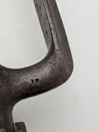 Antik døllebajonet med låsering og stempel