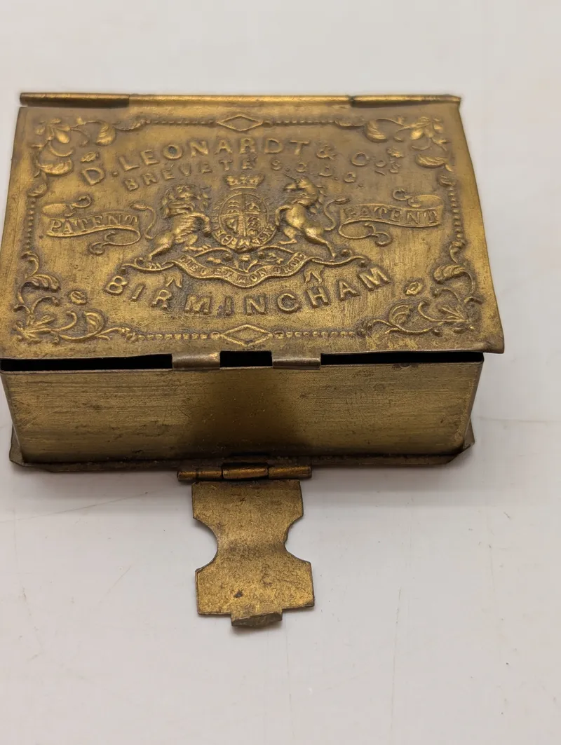 D. Leonardt & Co. Antik Messing Penneæske fra Birmingham