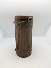 Tysk M38 Gasmaske med Metalbeholder, mærket bwz 44