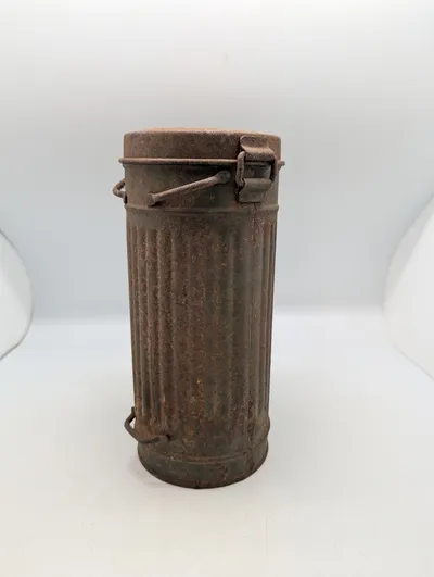 Tysk M38 Gasmaske med Metalbeholder, mærket bwz 44
