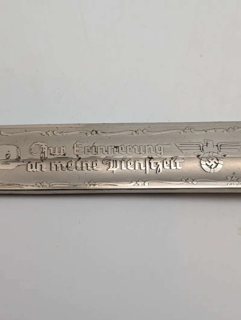 Tysk WWII Etset Eksercerbajonet med Skede