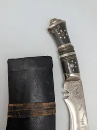Indisk Gurkha Kukri kniv med to småknive og læderskede