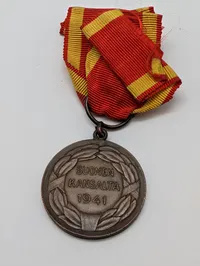 Finsk Medalje for Tapperhed (Urheudesta För Tapperhet) med Røde Kors
