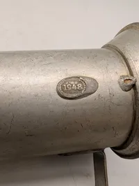 To antikke danske mål i metal, dateret 1948 og 1950