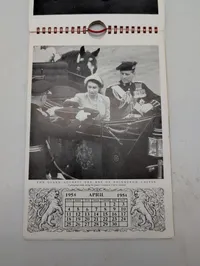 Samling af britiske kongelige memorabilia, herunder 1935 Royal Jubilee souvenir