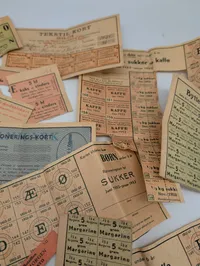 Samling af danske rationeringskort fra 1940'erne og 1950'erne