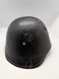 Dansk M/41 Stålhjelm med Dannebrogs-dekal med skudhuller 