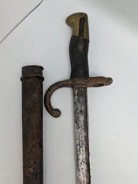 Fransk Model 1874 bajonet med Metalskede