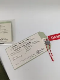 Samling af danske militære gradstegn og skulderstropper