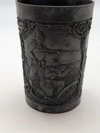 Tysk Militær Becher i Metal med Reliefscener ww1