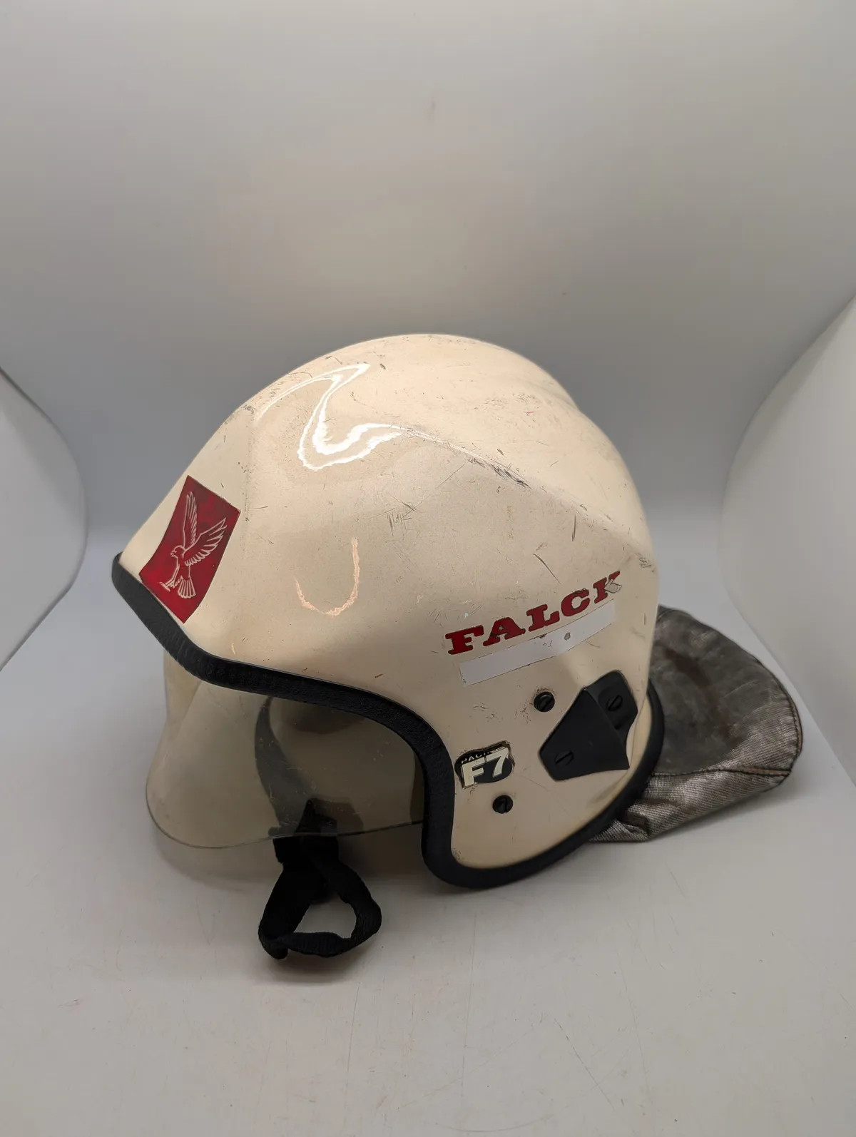 Pacific F7 Falck Brandhjelm med Visir og Nakkebeskytter