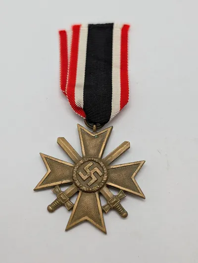 Tysk Krigsfortjenestekors af 2. klasse med sværd (Kriegsverdienstkreuz)