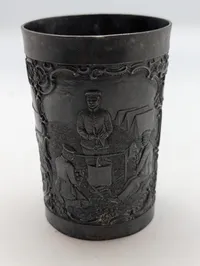 Tysk Militær Becher i Metal med Reliefscener ww1
