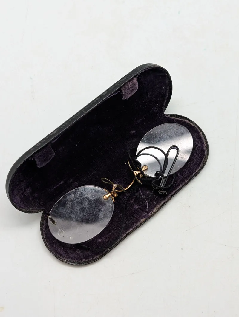 Antikke Pince-nez Briller med Guldstel og Originalt Etui