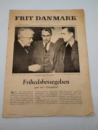 Tre eksemplarer af det danske modstandsblad Frit Danmark fra 1945-1946