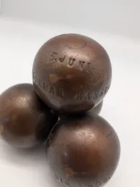 Antikke Petanquekugler i Bronze med Indgraveringer, 4 stk.