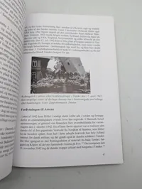 Tønder Kaserne 1920-2002 bog af Henrik J. Møller og Tønder Garnison platte