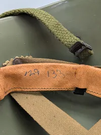 Dansk Militær M1 Stålhjelm med Camouflage Net og Elastikbånd