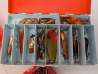 Samling af fiskegrej i tre grejæsker med blink, spinnere og tilbehør