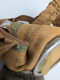 Dansk M/38 Gasmaskesæt med Beholder, Filtre og Tilbehør
