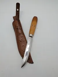 Norsk Tollekniv med Træskaft og Præget Læderskede