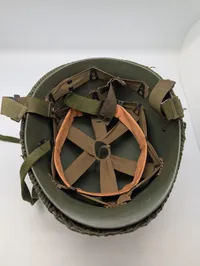 Dansk Militær M1 Stålhjelm med Camouflage Net og Elastikbånd