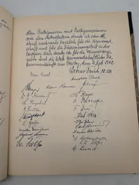 Dansk historisk bog om besættelsestiden, Gæstebogen fra Deutsches Haus
