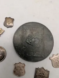 Samling af danske medaljer og emblemer, herunder København 1959