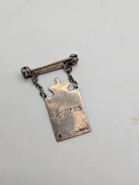 Georg Jensen Kongemærke i Sterling Sølv og Emalje, 1870-1940