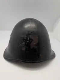 Tilhørt Holger Danske modstandsmanden Erling Reck-Magnussen ( “Gustav” fra HD-IIIs 5-mandsråd)  Model 41 H.D hjelm 