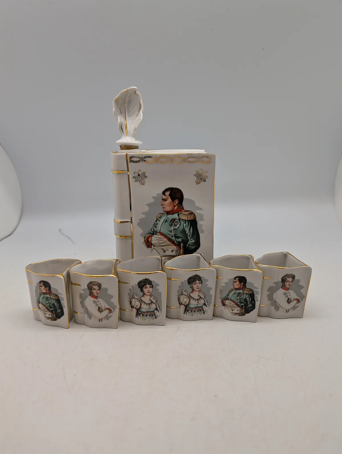 Limoges Porcelæn Napoleon Bog-Karaffel Sæt med Seks Glas