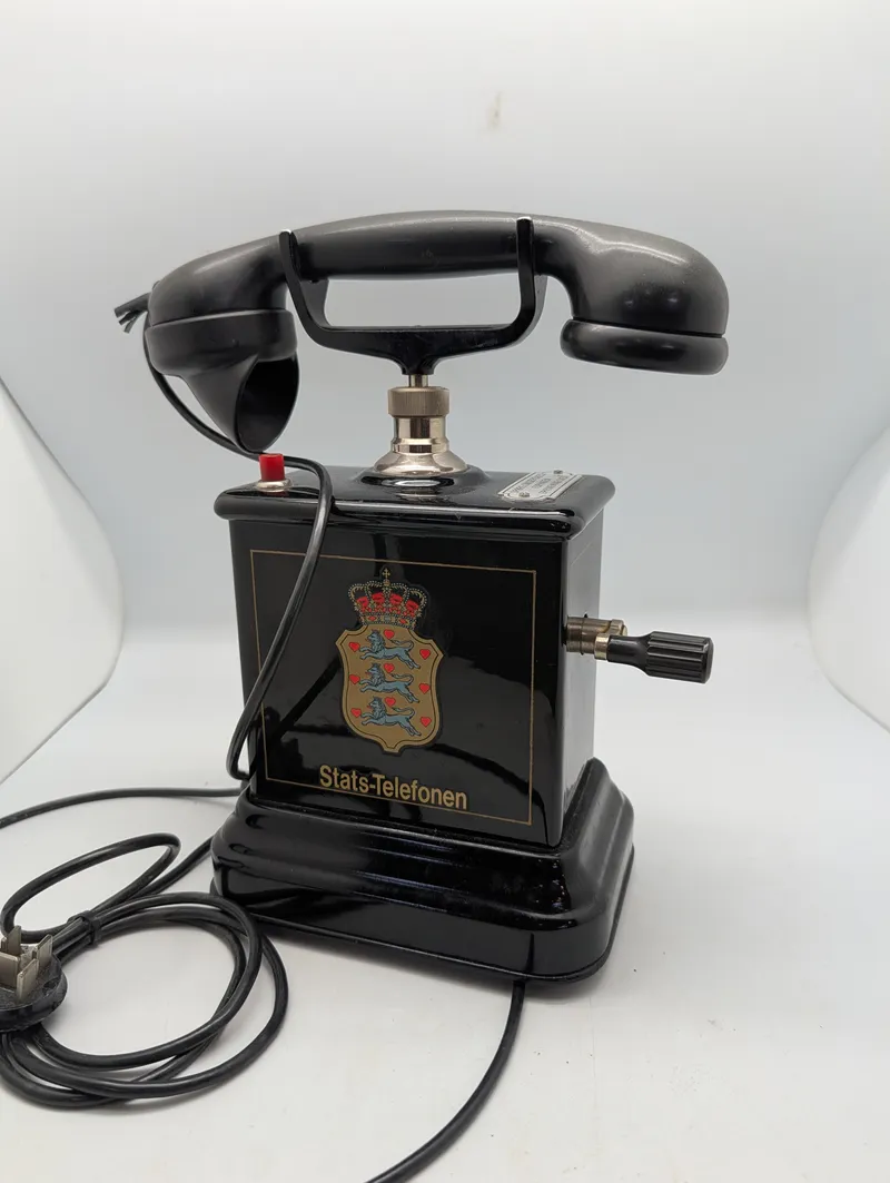 Antik Stats-Telefonen bordtelefon med håndsving og rigsvåben