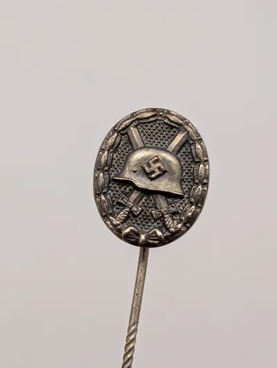 Tysk såretmærke i sølv, miniature på nål
