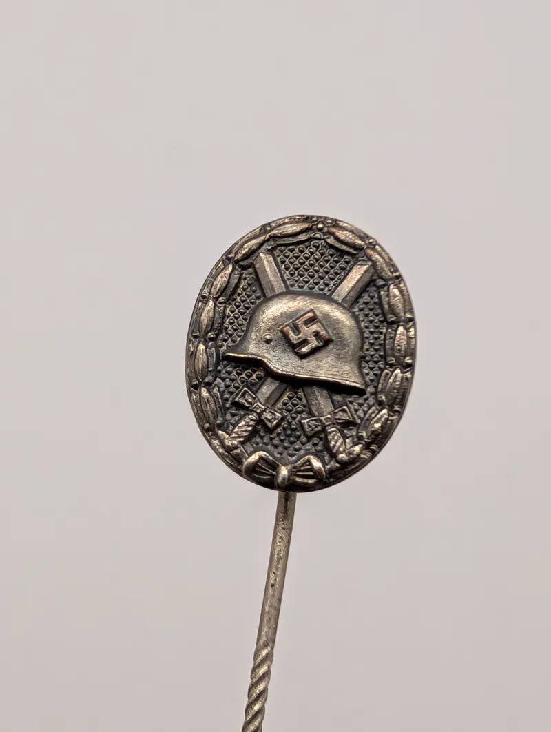 Tysk såretmærke i sølv, miniature på nål