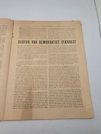 Tre eksemplarer af det danske modstandsblad Frit Danmark fra 1945-1946
