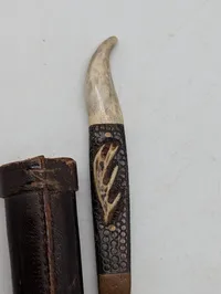 Skandinavisk Tollekniv med Antler-greb og Læderskede