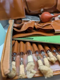 Vintage Ames lægetaske med diagnostiske instrumenter