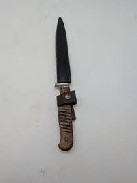 Tysk WWI Feldzug 1914-1918 Skyttegravskniv med Skede