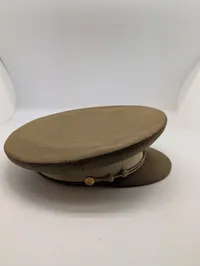 Dansk Officer-kasket med broderet rigsvåben og krone Model 47 