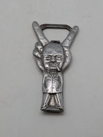 Vintage Winston Churchill 'V for Victory' oplukker i metal