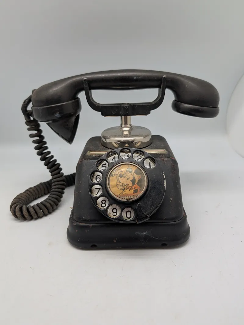 Antik Mickey Mouse Drejeskivetelefon i Sort Metal