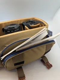 Nikon F70 SLR-kamerasæt med Tamron-objektiv, Sunpak-flash og taske