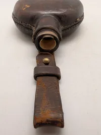 Antik militær Dansk feltflaske model 1873 i læderbetræk