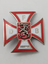 Dansk Finlands Frivillig Kors 1939-40 (DFB) med emalje, veteran forenings udgaven 