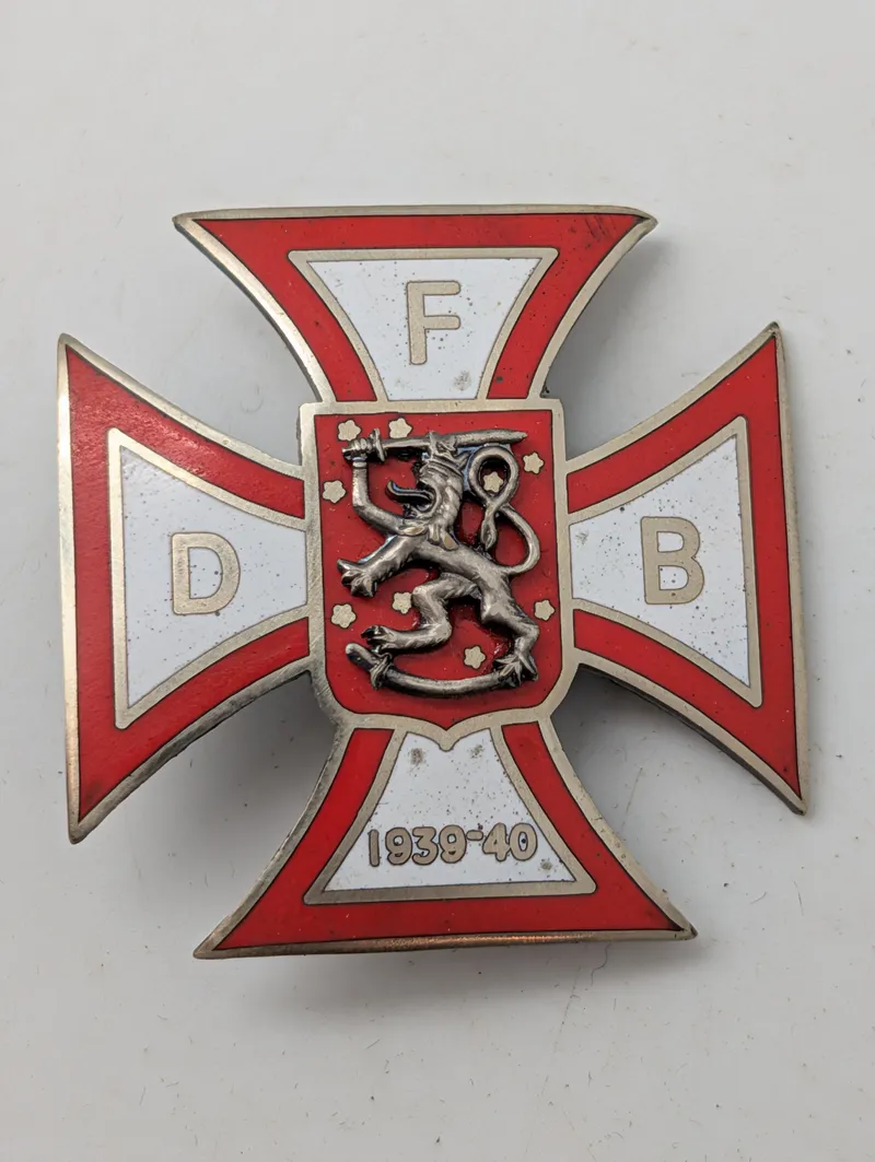 Dansk Finlands Frivillig Kors 1939-40 (DFB) med emalje, veteran forenings udgaven 