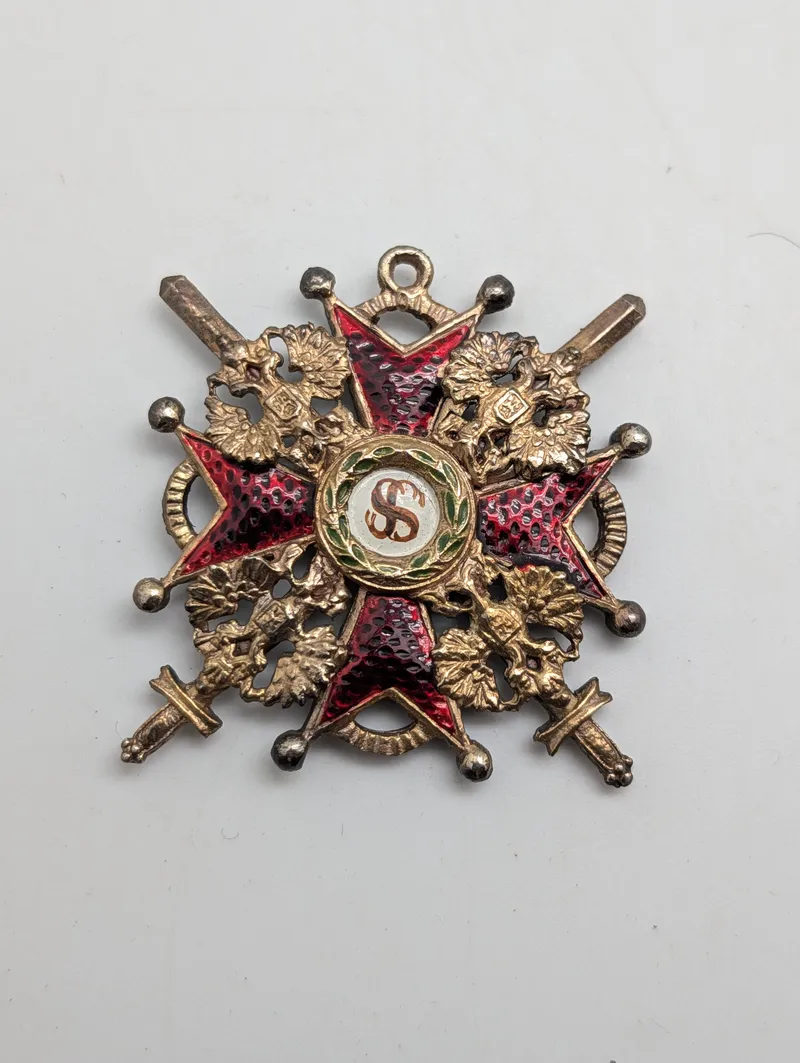 Russisk Sankt Stanislaus-orden med sværd, emalje og forgyldt metal, Erstatningsstykke ??