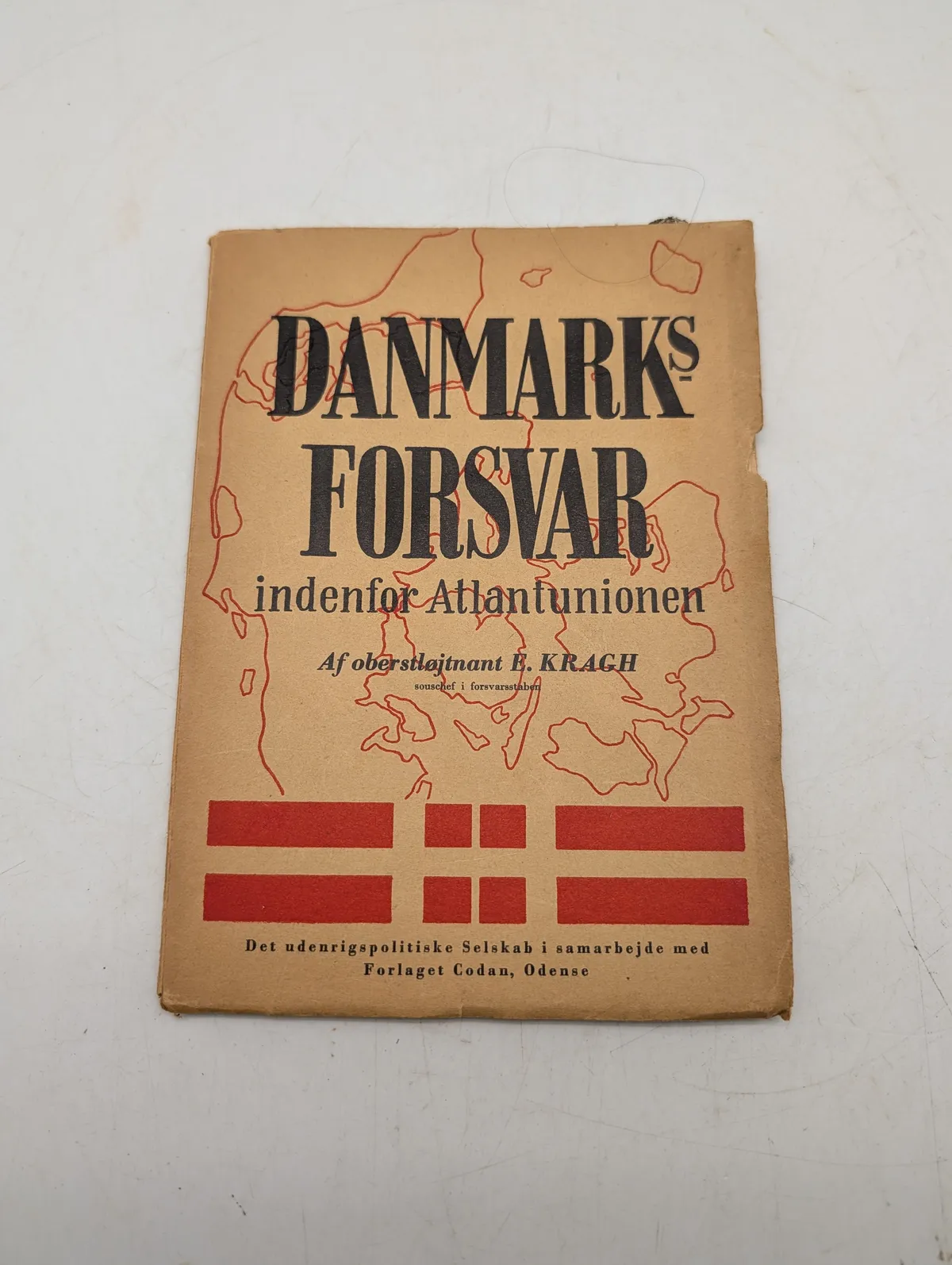 E. Kragh, Danmarks Forsvar indenfor Atlantunionen, signeret bog